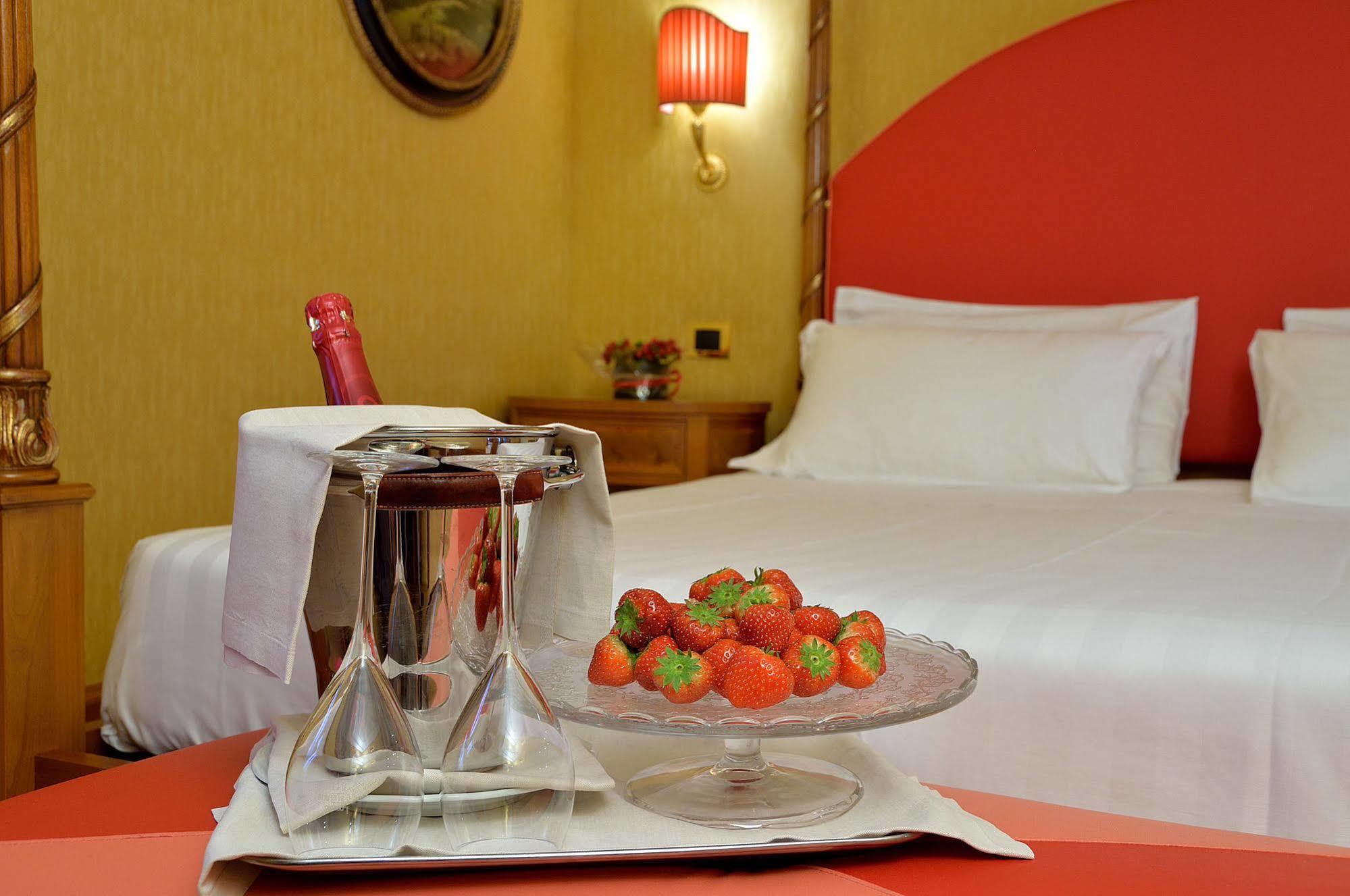 Hotel Homs Rom Exteriör bild